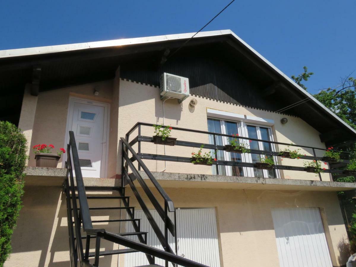 Apartmani Lovro Ogulin Oda fotoğraf
